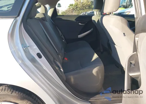 2014 Toyota Prius Three из США, поврежденный, VIN JTDKN3DU8E0361542